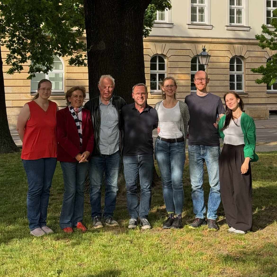 Neugewählter Vorstand (v. l.: Beate Heise, Helga Pickert, Herbert Bilang, Marcus Pribbernow, Grit Liebelt, Jonas Liebelt und Lena Siegert) - Foto: NABU/Sebastian Eckert